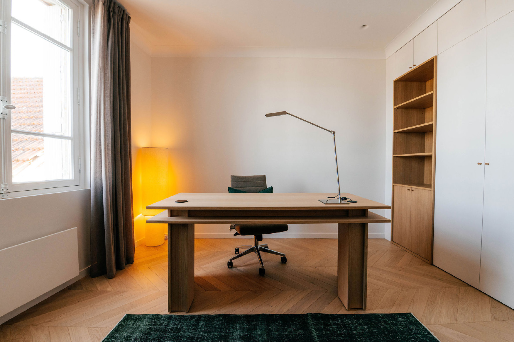 Suite professionnelle 03 — grand bureau privatif spacieux Larmor-Plage côté nord